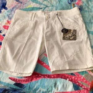 Be Bop shorts, size 8, white new with tag two pockets in the front doing…